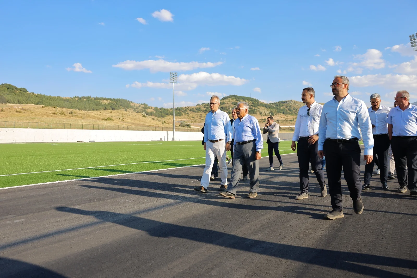 Başkan Büyükkılıç, Erciyes’teki atletizm pistinde inceleme kapak görseli