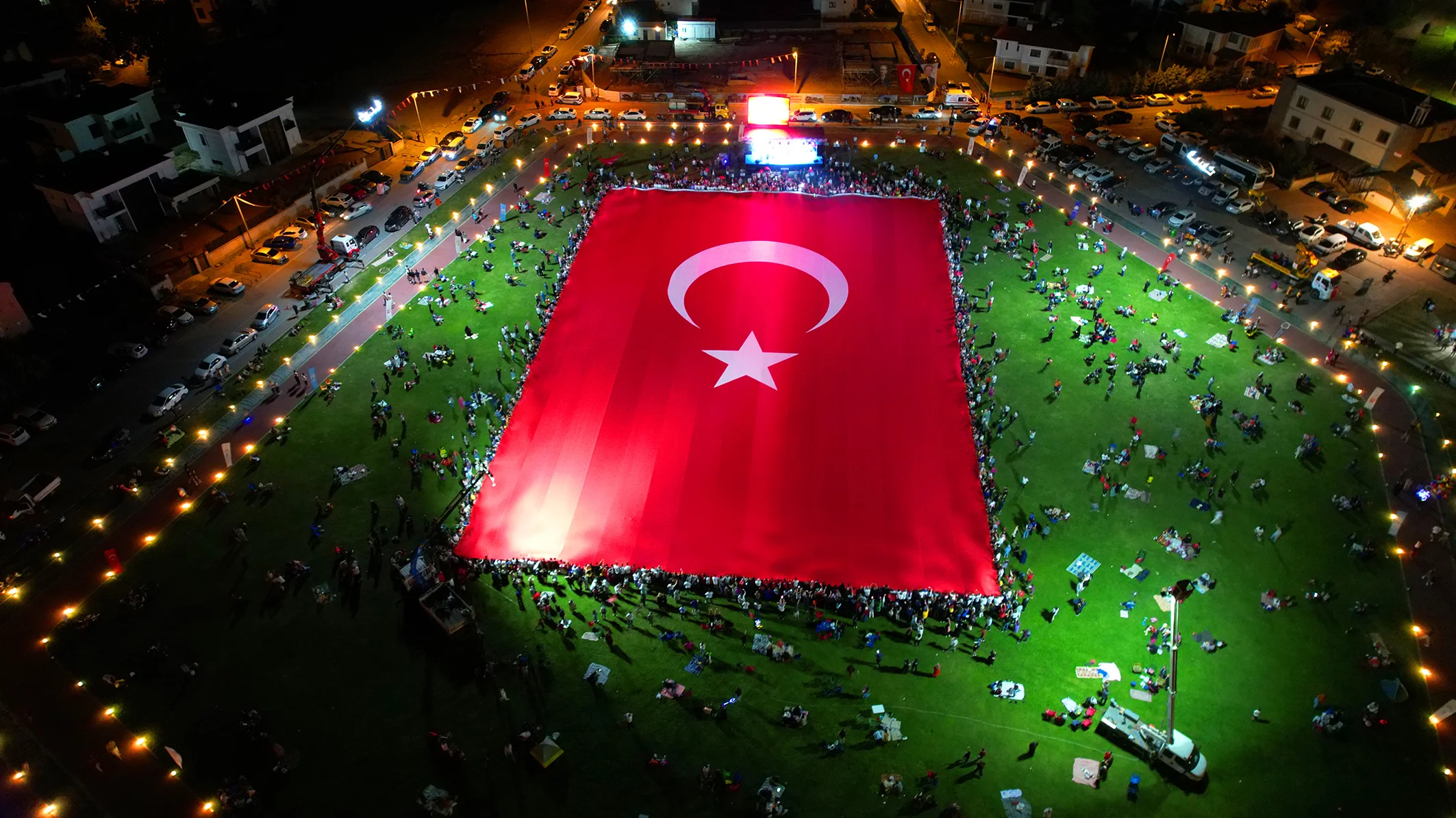 EN BÜYÜK TÜRK BAYRAĞI YİNE TALAS’TA AÇILACAK galeri görseli