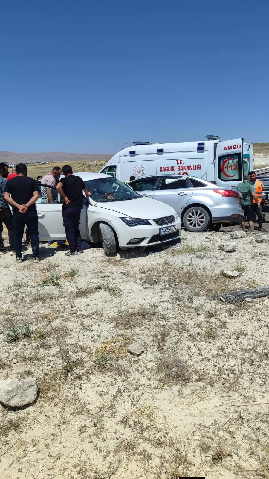 Kayseri’de iki otomobil çarpıştı: 2 ölü, 9 yaralı galeri görseli