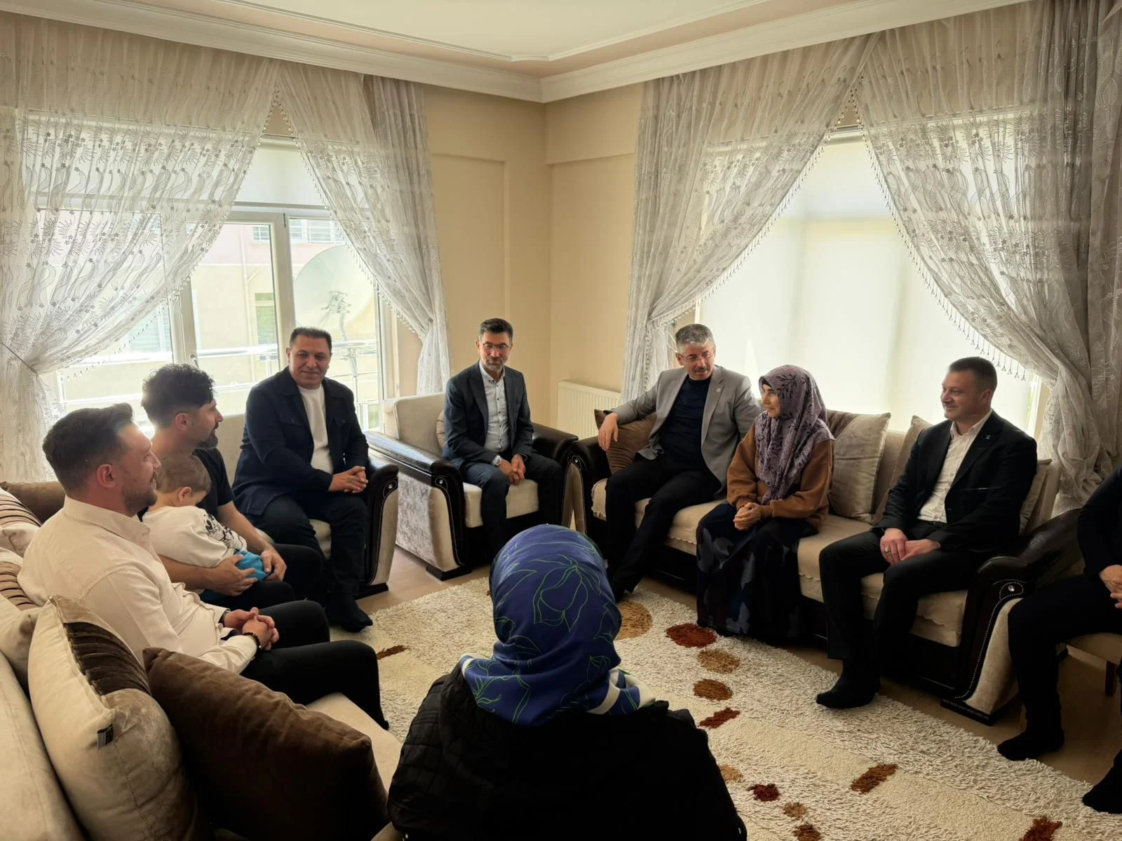 AK Parti’li Çopuroğlu’ndan Şehit Annesine Ziyaret