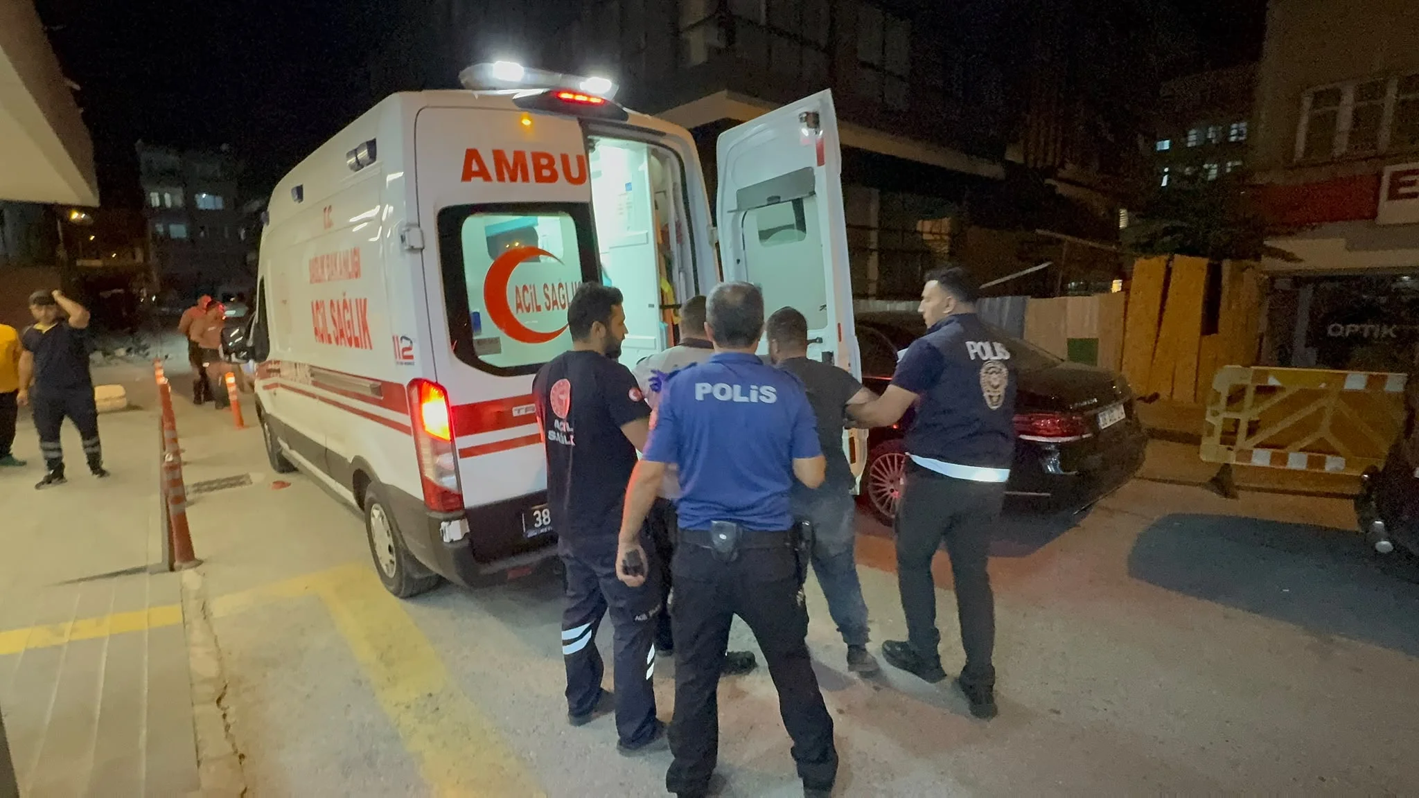 Kayseri'de taşlı ve yumruklu kavga: 2 yaralı