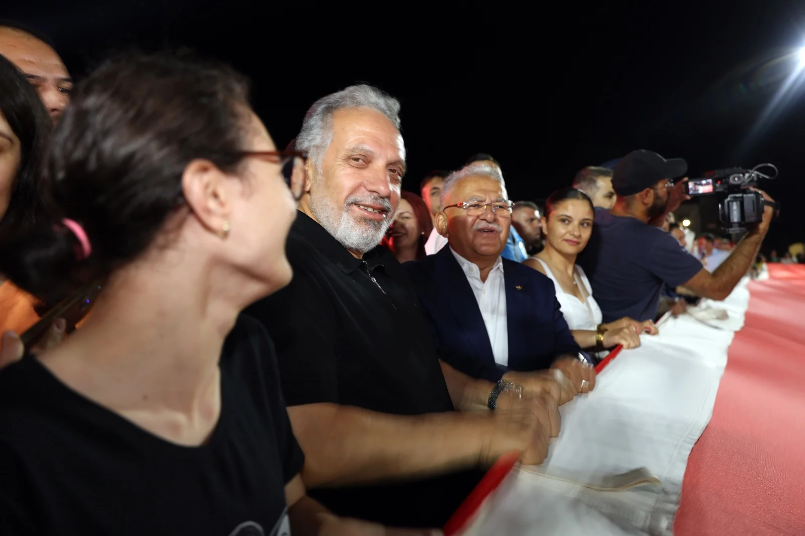 Talas’ta Dünyanın En Büyük Türk Bayrağı Açıldı galeri görseli