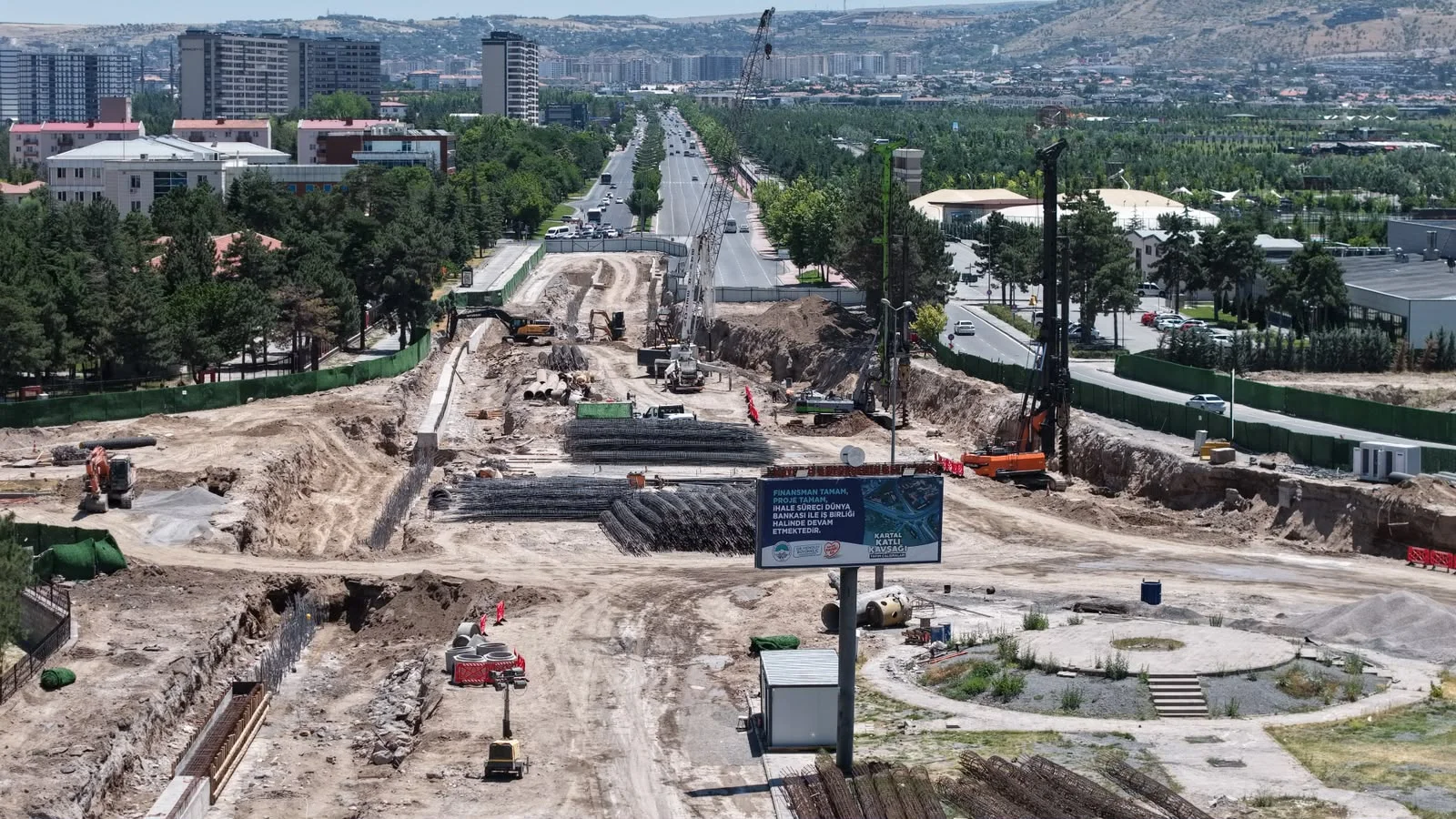 Başkan Büyükkılıç, Kartal Katlı Kavşağı şantiyesinde çalışmaları değerlendirdi