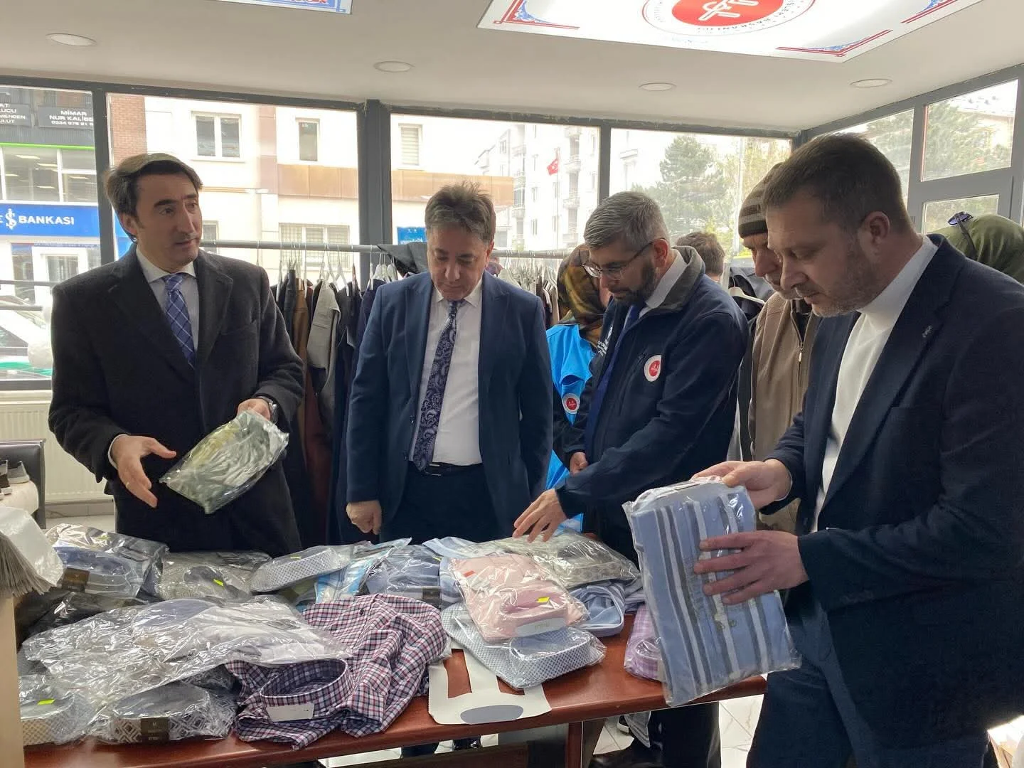 Develi’de Hayır Çarşısı Açıldı galeri görseli