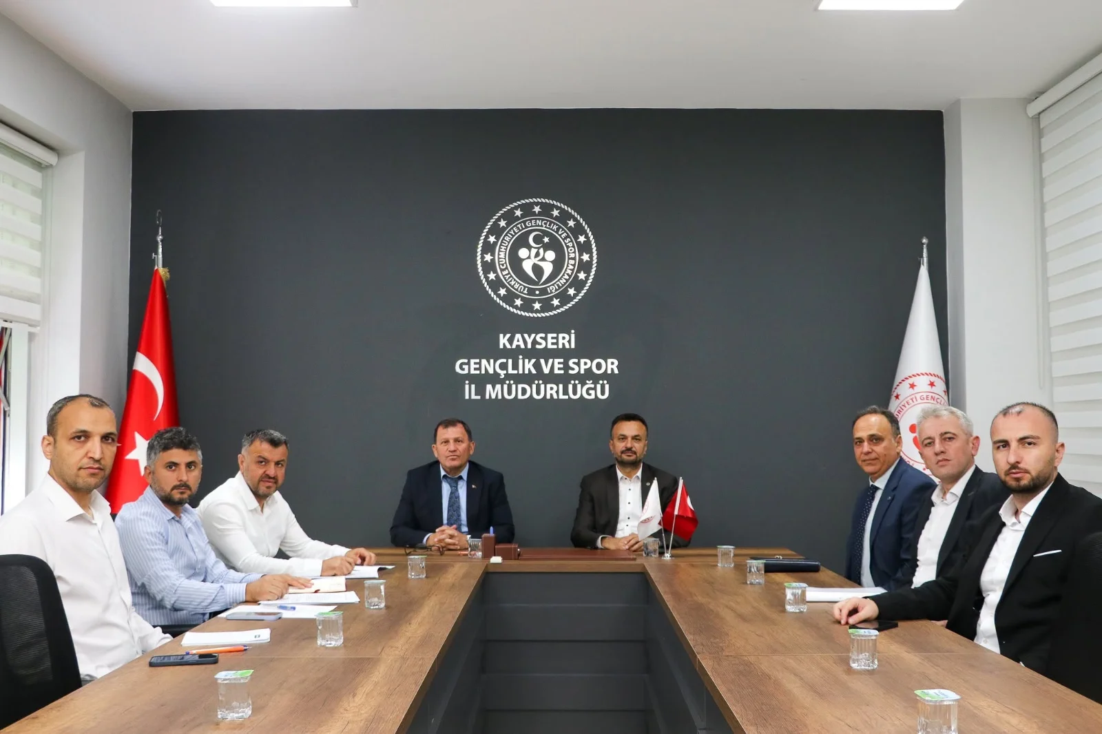 Kayseri’de yamaç paraşütü faaliyetleri için istişare toplantısı kapak görseli