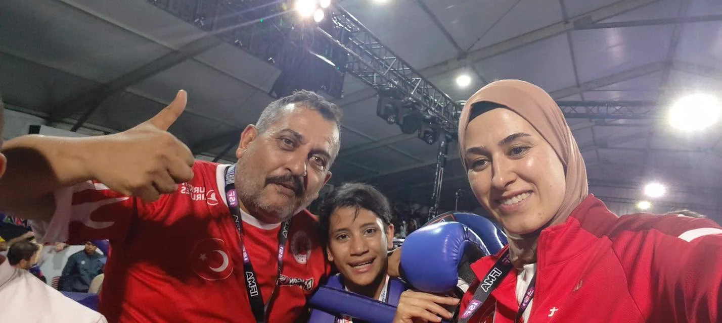 Kayserili Muay Thai sporcusu Ayşegül Açık Dünya Şampiyonu Oldu galeri görseli