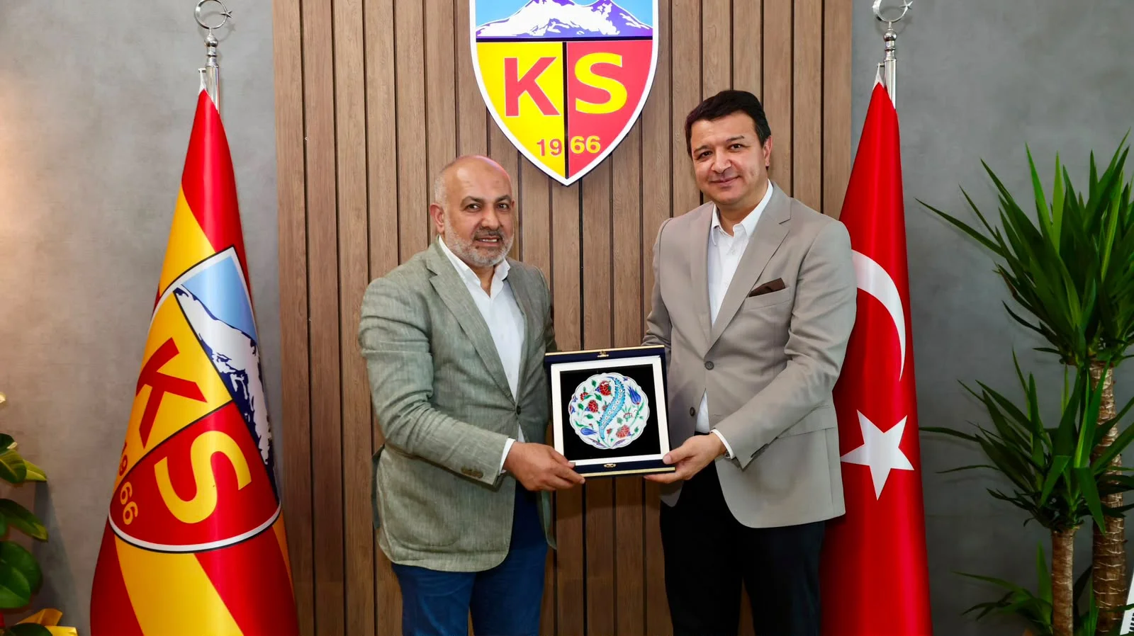 Mahmut Arıkan'dan Kayserispor yönetimine hayırlı olsun ziyareti galeri görseli